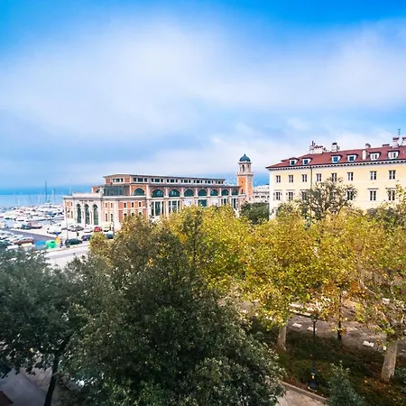 Agli Incanti Couette-café Trieste